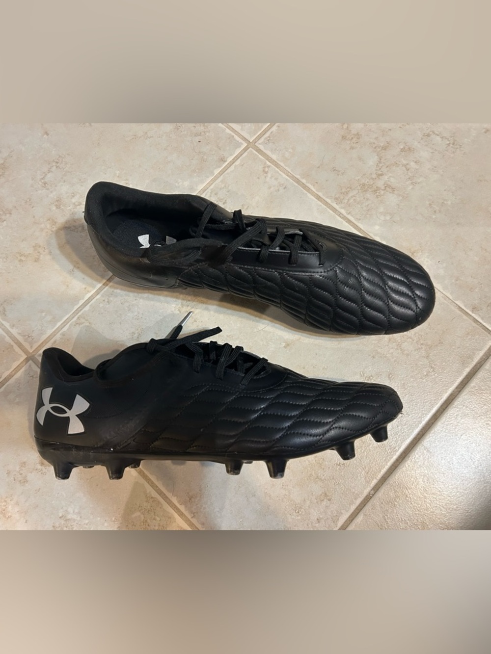 Under Armour Magnetico Black Quilted unisex Soccer Cleats